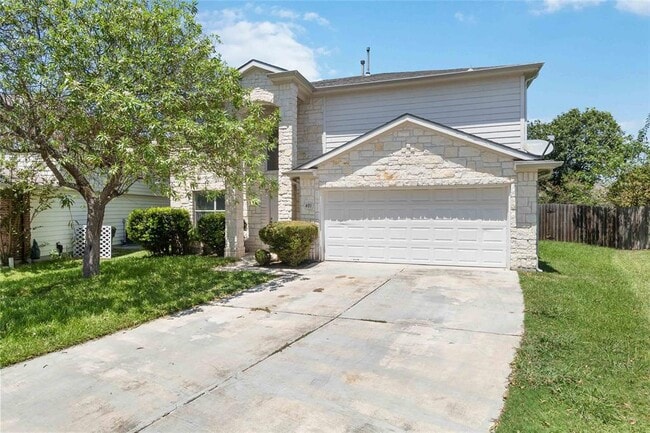 Building Photo - 401 Spruce Dr