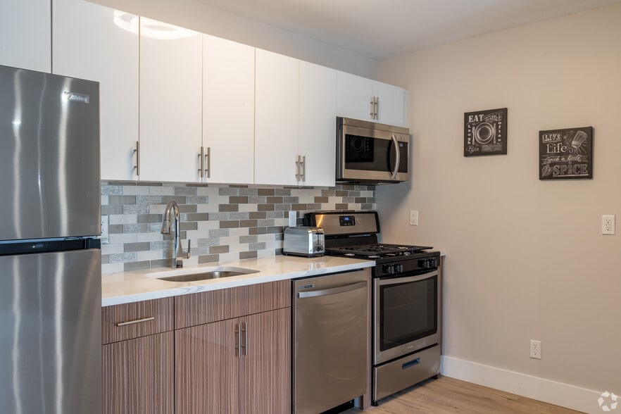 Building Photo - AmericanSide Apartments