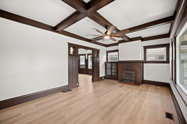 Building Photo - 2624 W Eighth Ave