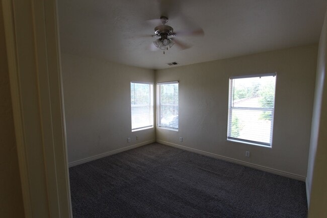 Building Photo - $500 Off Move-In Special – Spacious 4-Bed ...