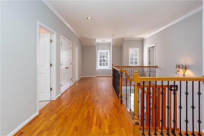 Building Photo - 3206 Windsor Lake Dr NE