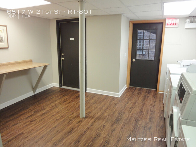 Building Photo - Spacious Two Room Studio with Great Layout...