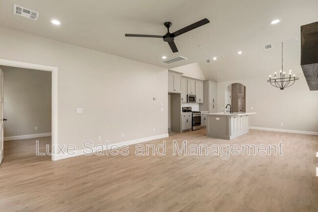 Building Photo - 4136 Abbey Pk Dr