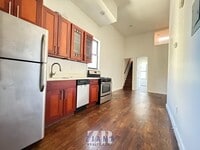 Building Photo - 886 Franklin Ave