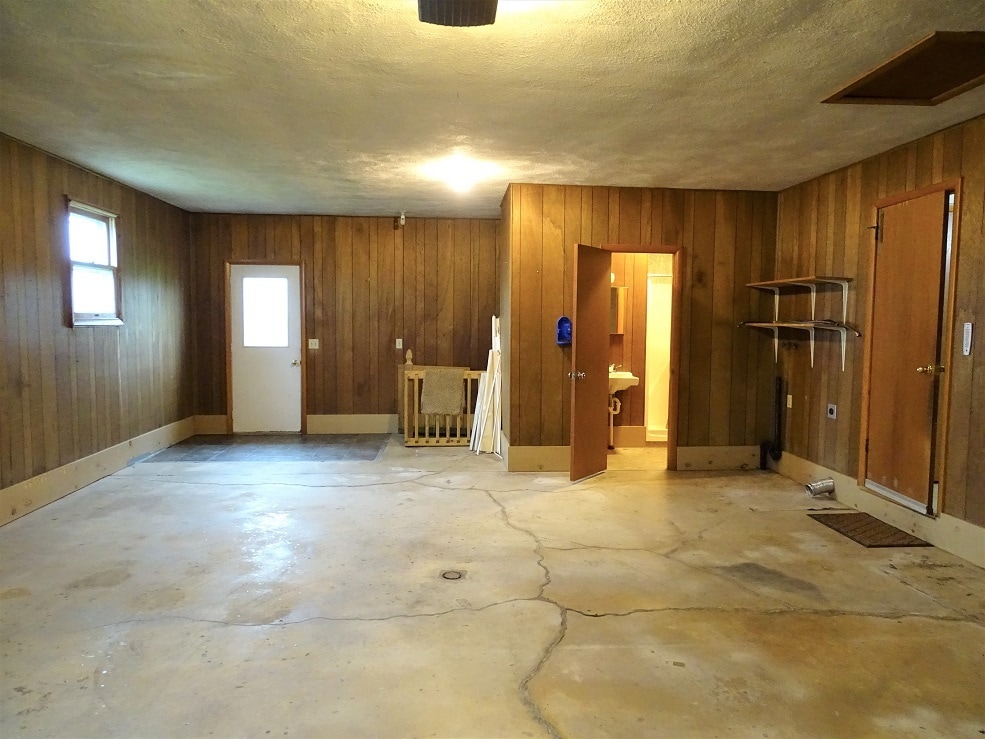 Building Photo - 236 Deep Run Rd