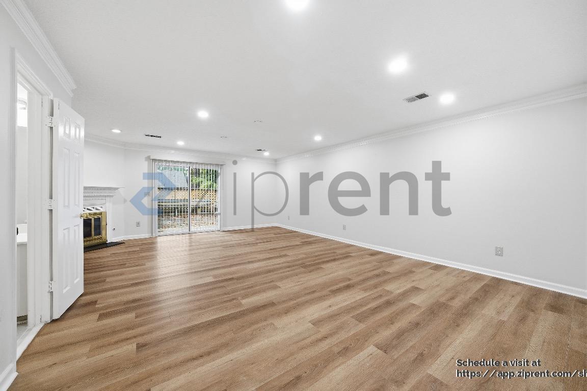 Building Photo - 661 Coventry Township Ln