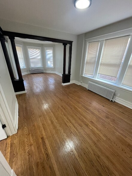 Building Photo - 5926 S Elizabeth St