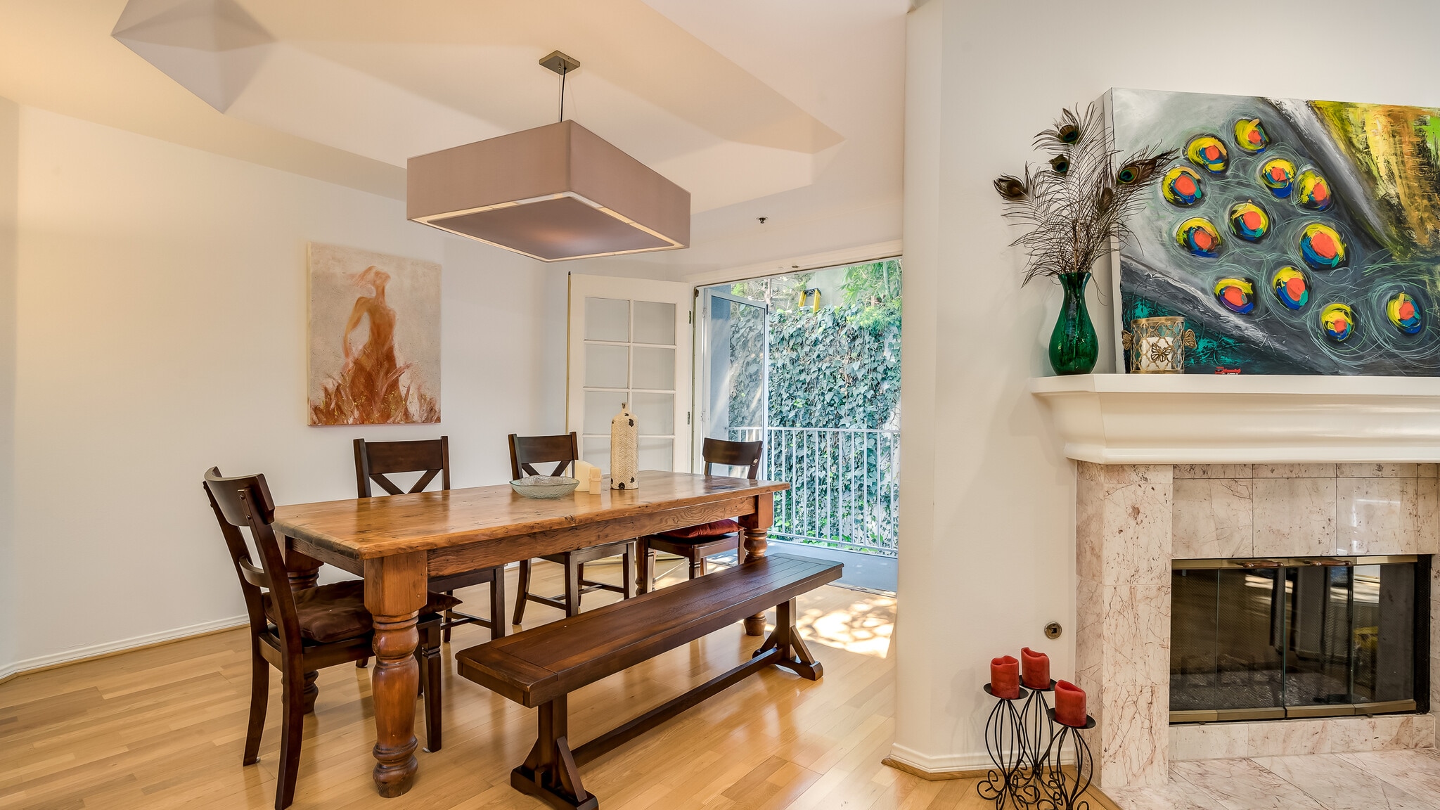 Building Photo - 2025 S Beverly Glen Blvd