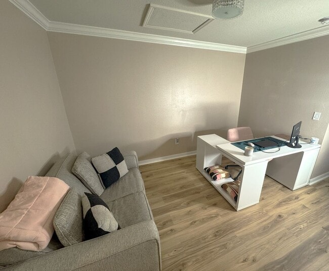 Building Photo - Updated Townhome in Gated Magnolia Park!