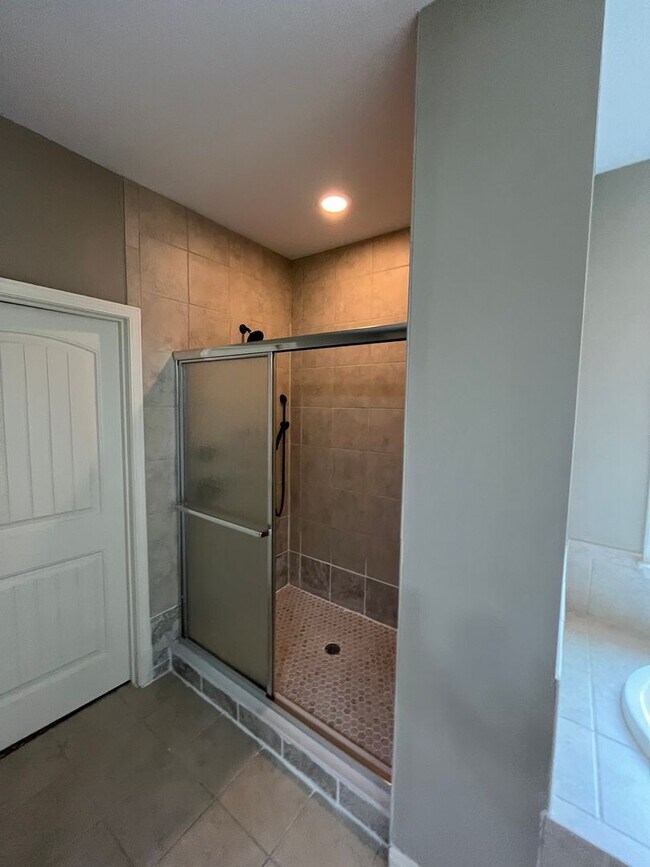 Building Photo - Located in Wrenwood Subdivision!!