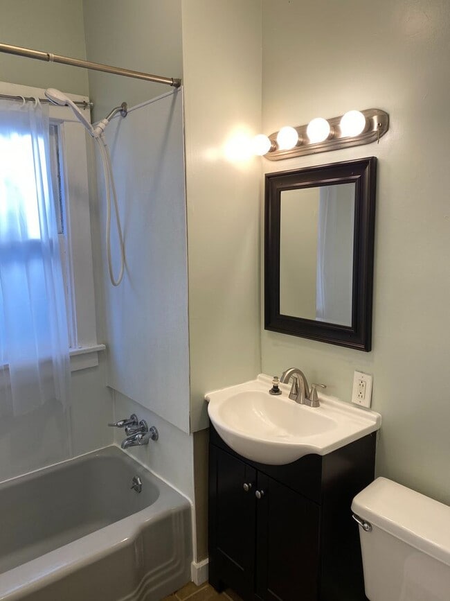 Building Photo - Beautiful 3 bed 1 bath in Minne Lusa!