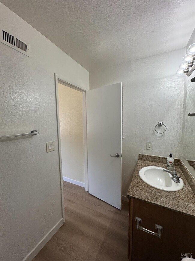 Building Photo - 120 Merrimac Ct