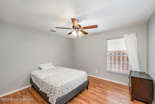 Building Photo - 1630 Sun Gazer Dr