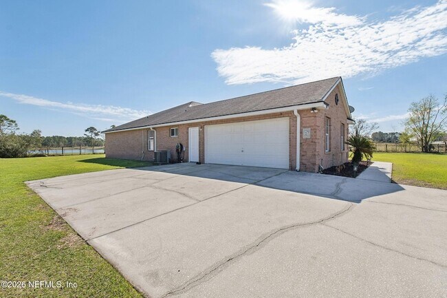 Building Photo - 2683 Henley Rd