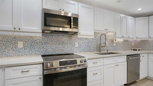 Building Photo - 3430 Galt Ocean Dr