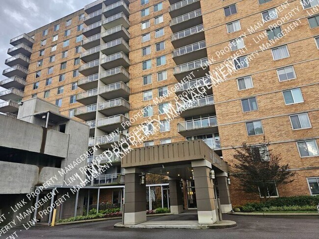 Building Photo - 1131 Stringers Ridge Rd