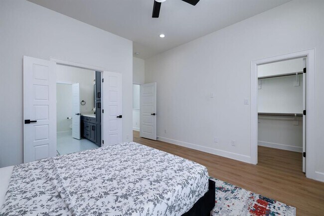 Building Photo - 3546 Seabrook St
