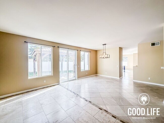 Building Photo - 1074 Moonstone Pl