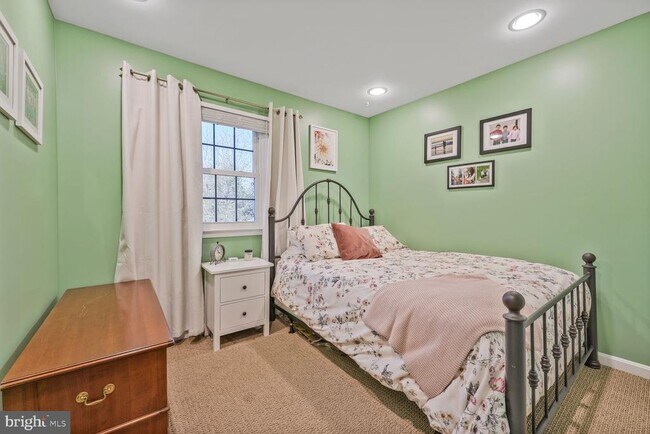 Building Photo - 6400 Fleetside Ct