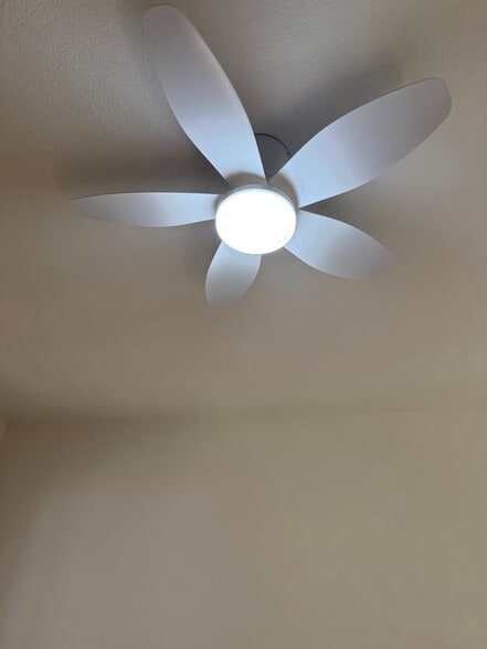 Building Photo - 1720 Aztec St