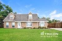 Building Photo - 2543 Golden Poinciana Pl