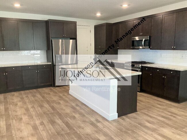 Building Photo - 405 Avendale Dr