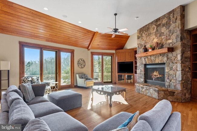 Building Photo - 3535 Meadow Rd