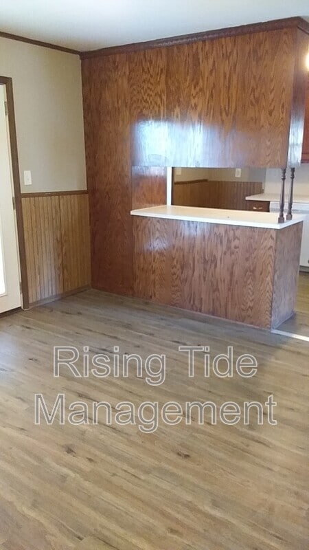 Building Photo - 900 Lynn Dale Ln