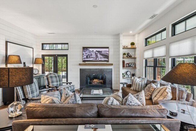 Building Photo - 1810 Quail Ct