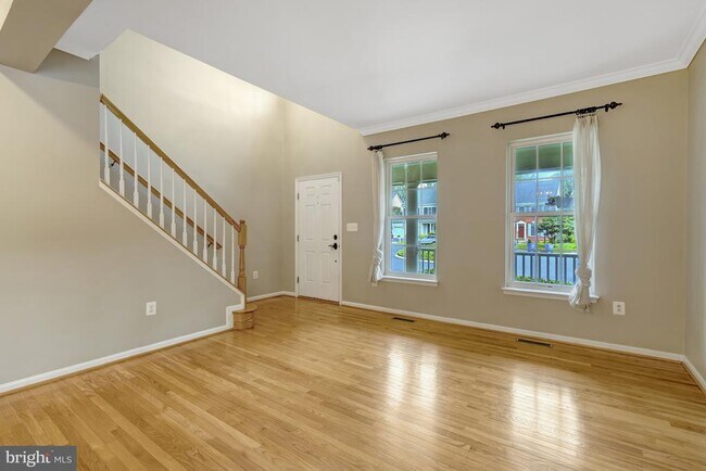 Building Photo - 6001 Alderdale Pl