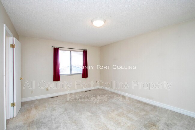 Building Photo - C406 Chukar Ct