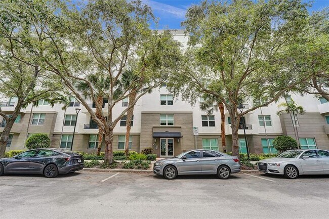 Building Photo - 2401 NE 65th St