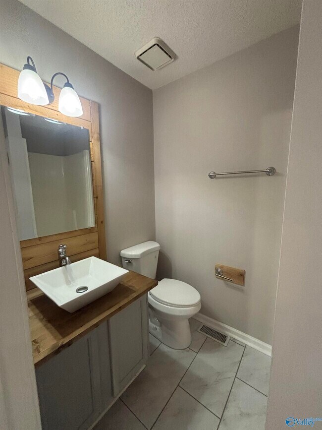 Building Photo - 11568 Jade Ln SE