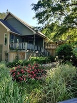 Building Photo - 250 Paddock Dr