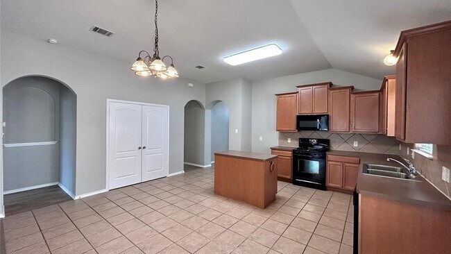 Building Photo - 2037 Rachel Ln