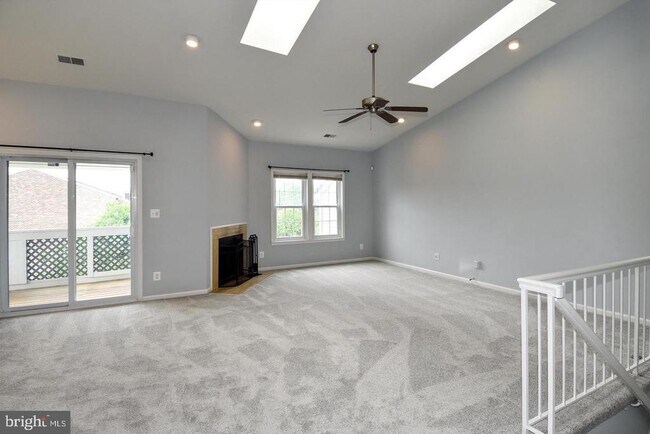 Building Photo - 4056 Grays Pointe Ct