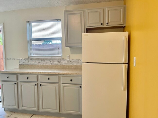 Building Photo - 428 NW 16th Ave