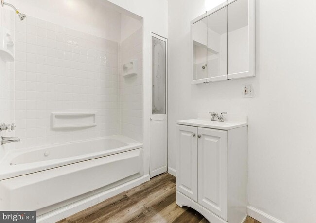 Building Photo - 107 River Rd Dr