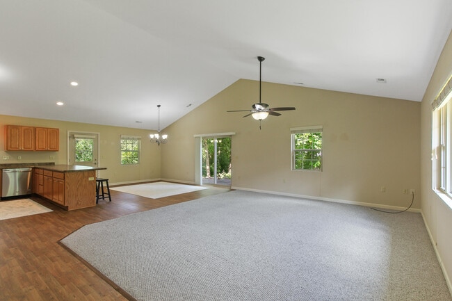 Building Photo - N7439 Mariner Hills Cir