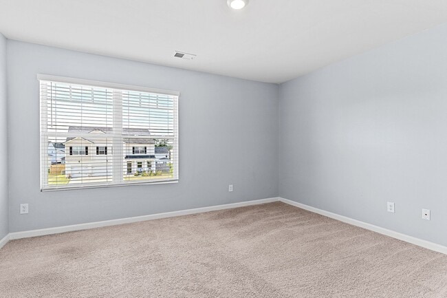 Building Photo - 552 Post Oak Ln