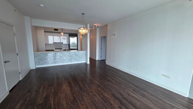 Building Photo - 1201 S Prairie Ave