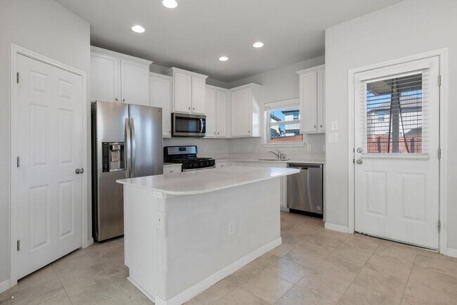 Building Photo - 213 Mayney Ln.