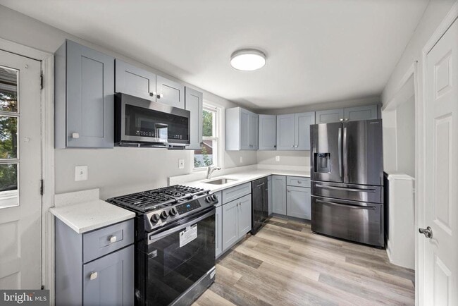 Building Photo - 8807 Fearne Ave