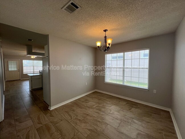 Building Photo - 174 Wildflower Ln