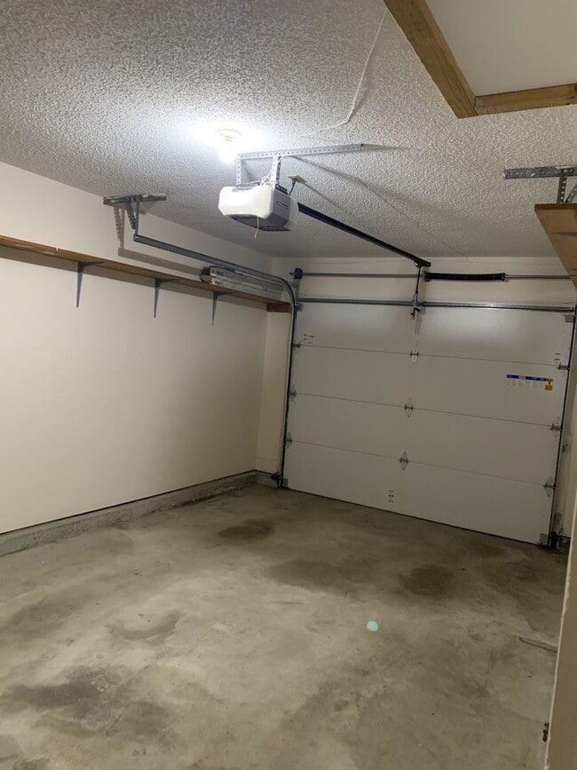 Building Photo - 32 Rabbit Trail Dr