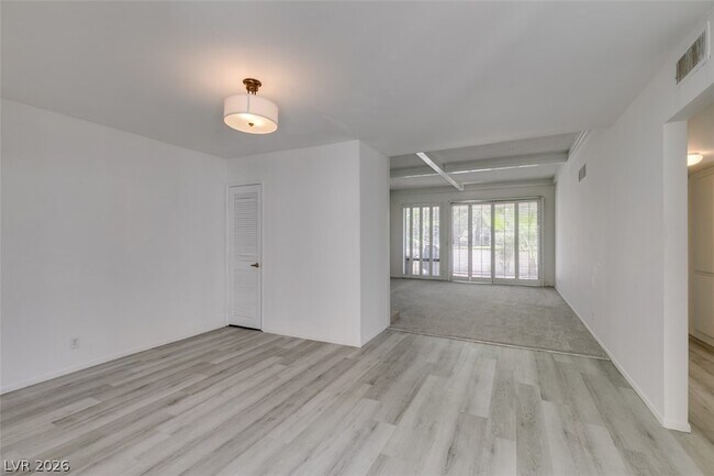 Building Photo - 3452 Pino Cir