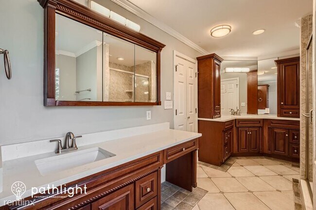 Building Photo - 5 br, 2 bath House - 109 Jay Wood Dr UNIT