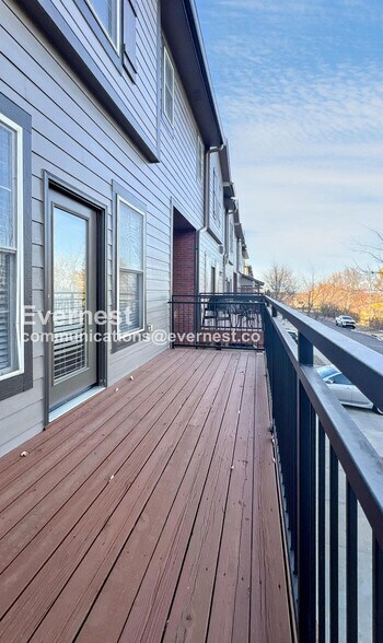 Building Photo - 5245 Overland Dr