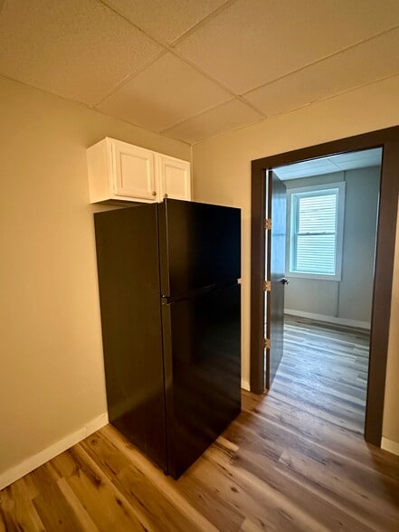 Building Photo - 415 S James St