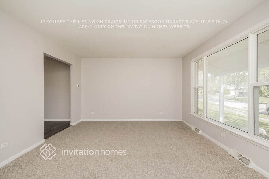 Building Photo - 3510 Maple Ln